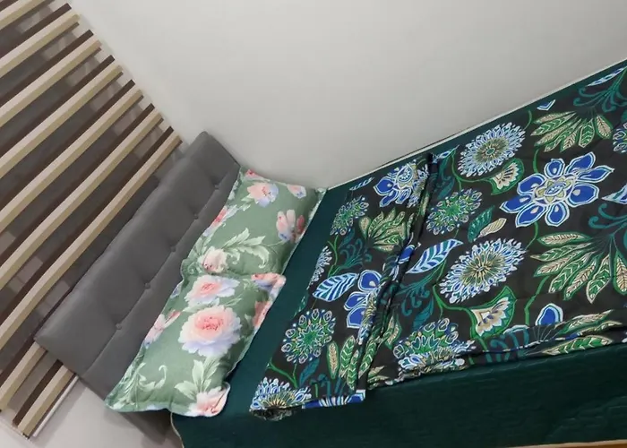 1 Bedroom With Free Wifi And Netflix In Trees Residences * Manila