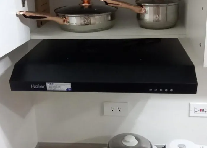 1 Bedroom With Free Wifi And Netflix In Trees Residences * Manila