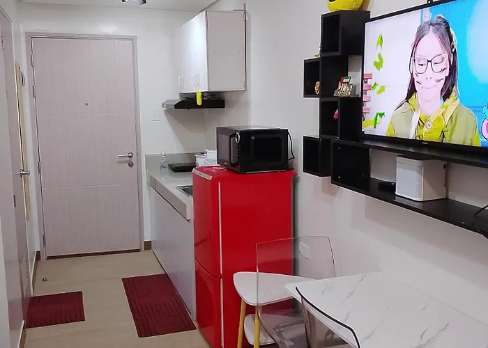 1 Bedroom With Free Wifi And Netflix In Trees Residences Apartment
